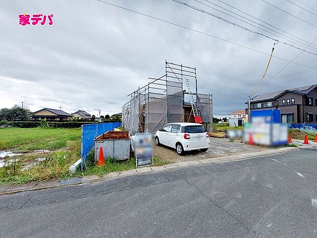 上棟しました!ご見学希望のお客様につきましては現地の他に同社の完成物件にて設備や仕様などご確認いただけます。