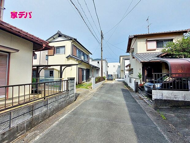 前面道路:南西側約4m幅