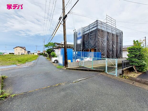 静かな住宅街で、車の出入りもスムーズです。