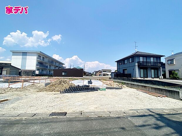 住宅ローンにご不安のあるお客様も、まずはお気軽にご相談下さい。お客様に最適な資金計画と金融機関をご案内いたします。