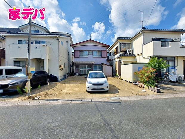 【限定1邸】建設予定地です! ・3階建て ・4SLDK ・LDK17.6帖、隣接和室2.8帖 ・全居室収納完備 ・納戸 ・2面バルコニー ・リビング階段 ・整形地 ・駐車場2台可(車種による)