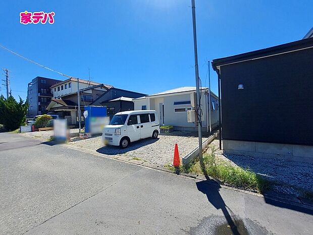 足場が外れました！現地ご案内いたします。周辺環境や陽当たりなどもあわせてご確認いただけます。実際の住み心地をイメージしながらご見学いただけますので、お気軽にお問い合わせください！ 