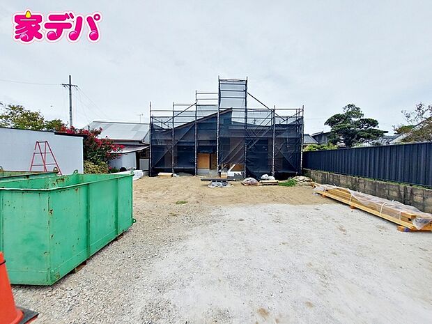 住宅ローンにご不安のあるお客様も、まずはお気軽にご相談下さい。お客様に最適な資金計画と金融機関をご案内いたします。