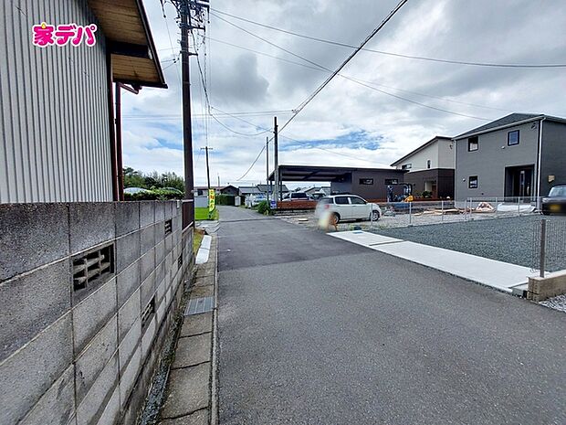 前面道路:北東側約4.4m幅