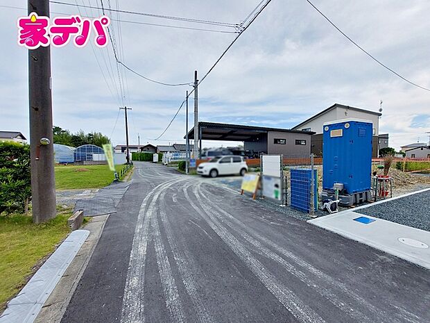 前面道路:北東側約4.4m幅