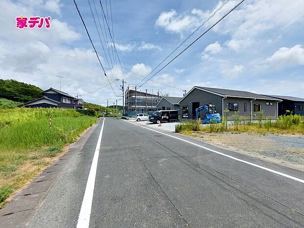 前面道路:北側約7.4m幅