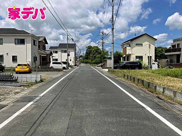 前面道路：北側約7.4ｍ幅