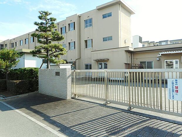八幡中学校(430m)