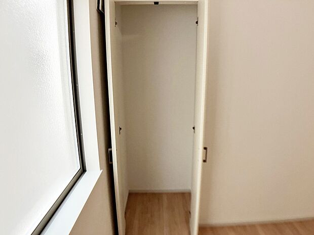 全居室に収納が完備されています。衣類や雑貨、子供のおもちゃまでスッキリ収納できます。