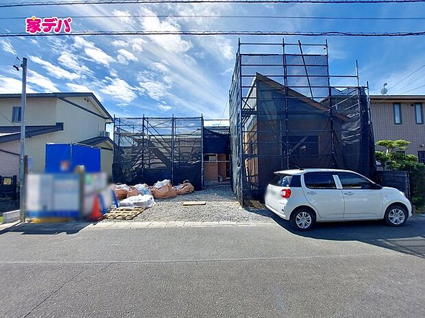 上棟しました。ご見学希望のお客様につきましては同型同仕様の物件にご案内いたします。当日のご連絡でも対応いたします。お気軽に『家デパ』までお問い合わせ下さい！経験豊富なスタッフが対応いたします。