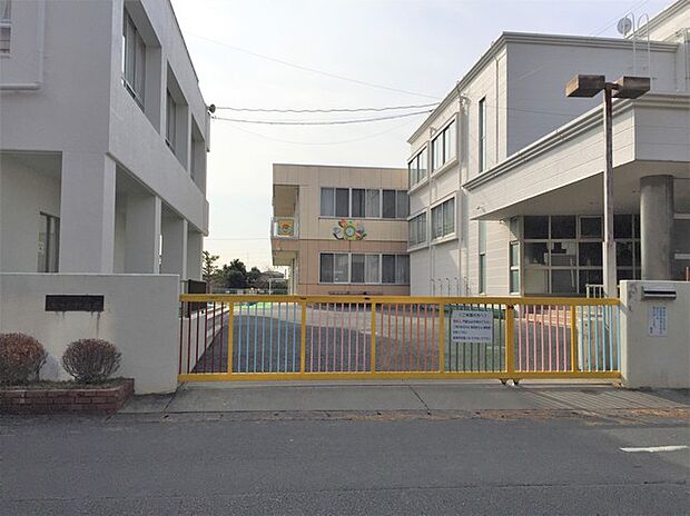 旭ヶ丘幼稚園(820m)