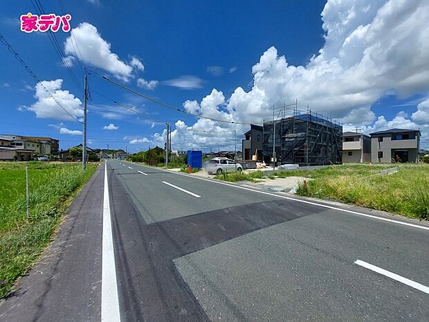 前面道路:南側約9.4m幅