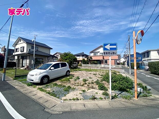 建築予定地です。ご見学希望のお客様につきましては同型同仕様の物件にご案内いたします。当日のご連絡でも対応いたします。お気軽に『家デパ』までお問い合わせ下さい!経験豊富なスタッフが対応いたします。