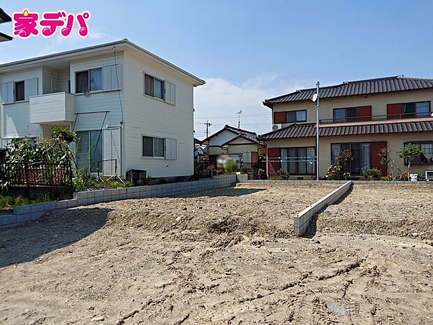 住宅ローンにご不安のあるお客様も、まずはお気軽にご相談ください。お客様に最適な資金計画と金融機関をご案内いたします。ご希望やご状況をお伺いしながら、無理のない返済計画をご提案いたします。