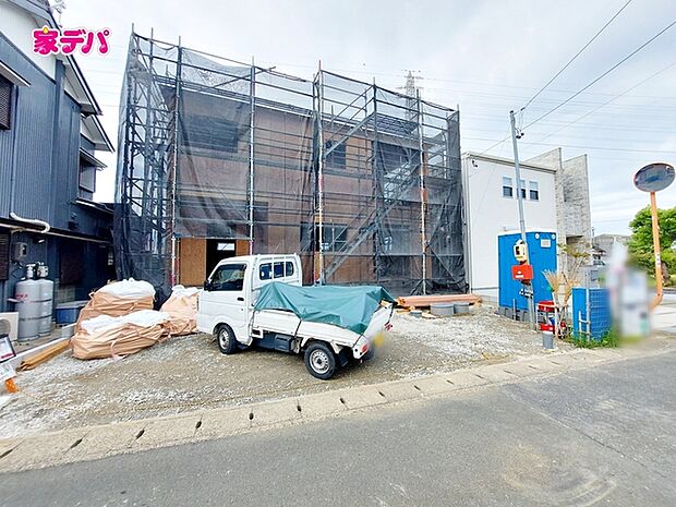 現地や周辺環境もあわせてご確認いただけます。現地ご案内いたします。お気軽にお問い合わせください。実際の陽当たりや前面道路、周辺の環境などもぜひ現地でご確認ください。スタッフが丁寧にご案内いたします。 