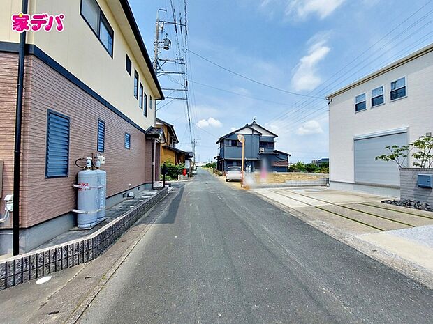 前面道路:南側約4m幅