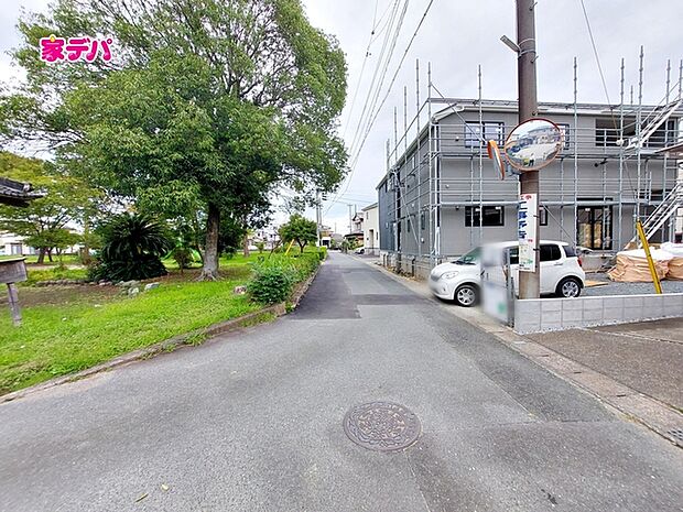 前面道路：北西側約4ｍ幅