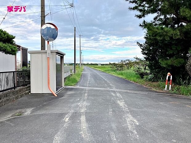 前面道路:北側約6.8m幅