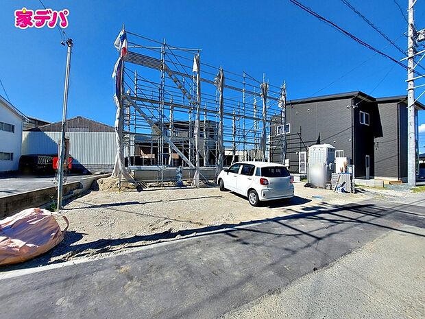 住宅ローンにご不安のあるお客様も、まずはお気軽にご相談ください。お客様に最適な資金計画と金融機関をご案内いたします。ご希望やご状況をお伺いしながら、無理のない返済計画をご提案いたします。