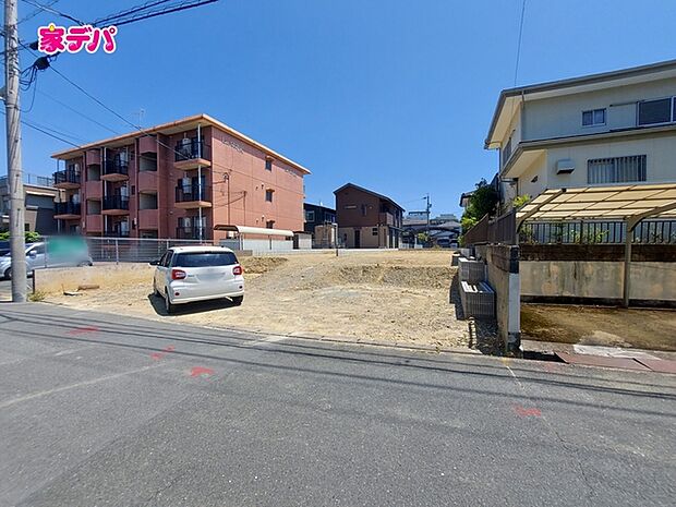 建築予定地です。ご見学希望のお客様につきましては同型同仕様の物件にご案内いたします。当日のご連絡でも対応いたします。お気軽に『家デパ』までお問い合わせ下さい!経験豊富なスタッフが対応いたします。