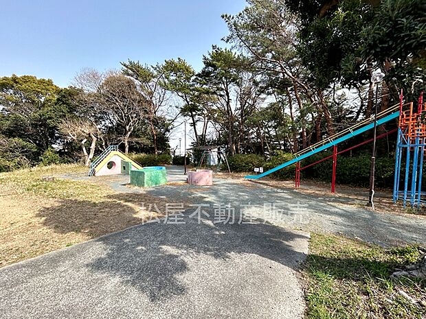 旭ヶ丘公園(610m)