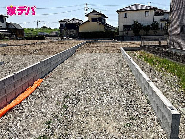 建築予定地です。ご見学希望のお客様につきましては同型同仕様の物件にご案内いたします。当日のご連絡でも対応いたします。お気軽に『家デパ』までお問い合わせ下さい！経験豊富なスタッフが対応いたします。