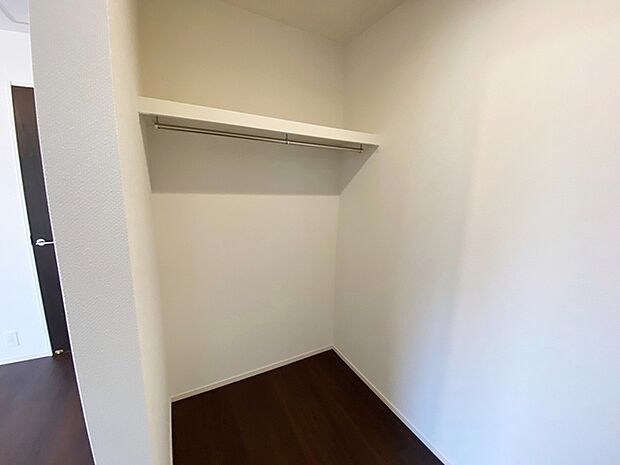 【施工例】WICは洋服、帽子、バッグなど全て収納可能！お部屋がスッキリ整理整頓できます！ 