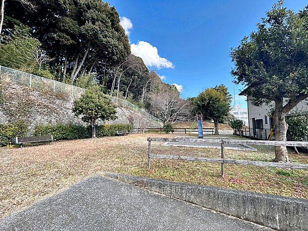 役場西公園(490m)