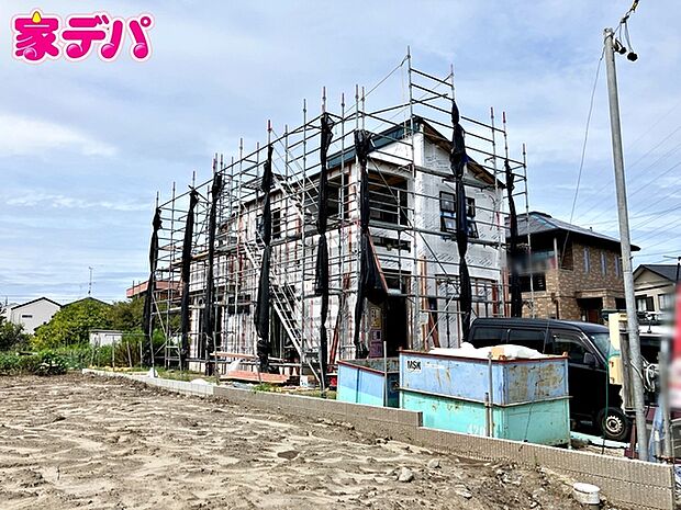 【限定1棟】上棟しました！ ・長期優良住宅 ・4LDK ・LDK18帖、隣接和室4.5帖 ・全居室収納完備 ・折上天井 ・パントリー ・食洗機 ・WIC ・整形地 ・全居室南向き ・駐車場3台並列可