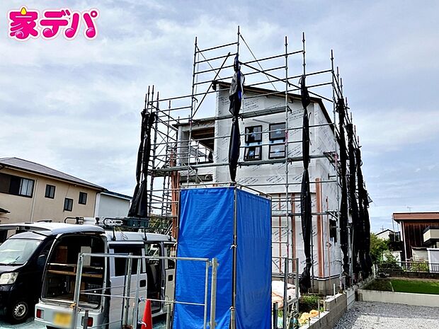 現地や周辺環境もあわせてご確認いただけます。現地ご案内いたします。お気軽にお問い合わせください。実際の陽当たりや前面道路、周辺の環境などもぜひ現地でご確認ください。スタッフが丁寧にご案内いたします。 