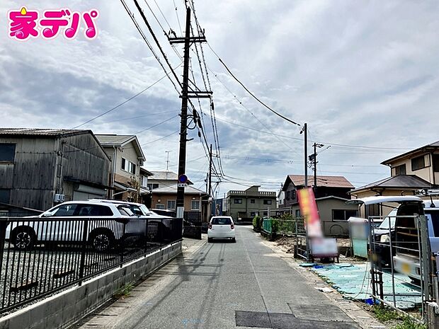 前面道路：西側約4.5ｍ幅