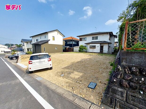 住宅ローンにご不安のあるお客様も、まずはお気軽にご相談ください。お客様に最適な資金計画と金融機関をご案内いたします。ご希望やご状況をお伺いしながら、無理のない返済計画をご提案いたします。