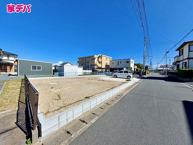 現地や周辺環境もあわせてご確認いただけます。現地ご案内いたします。お気軽にお問い合わせください。実際の陽当たりや前面道路、周辺の環境などもぜひ現地でご確認ください。スタッフが丁寧にご案内いたします。