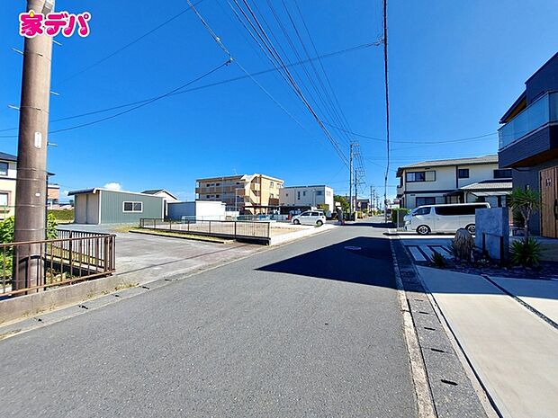 前面道路:西側約5.5m幅