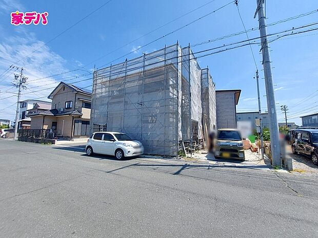 現地や周辺環境もあわせてご確認いただけます。現地ご案内いたします。お気軽にお問い合わせください。実際の陽当たりや前面道路、周辺の環境などもぜひ現地でご確認ください。スタッフが丁寧にご案内いたします。