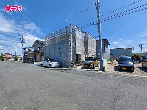 地域に密着した不動産会社として、お客様のニーズに合わせた住まい探しを、経験豊富なスタッフが丁寧にサポートします。住まいに関することはお気軽にご相談ください!資料のご請求も迅速に対応させていただきます。