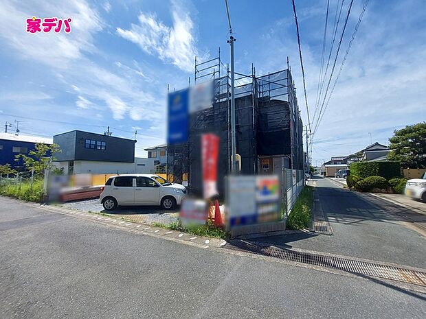 上棟しました。ご見学希望のお客様につきましては同型同仕様の物件にご案内いたします。当日のご連絡でも対応いたします。お気軽に『家デパ』までお問い合わせ下さい！経験豊富なスタッフが対応いたします。