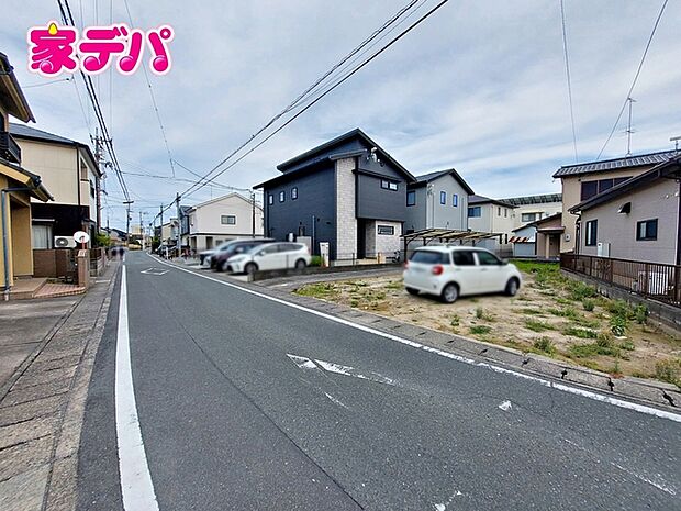 前面道路:北東側約5m幅