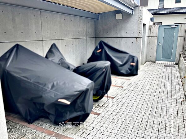 バイク置場