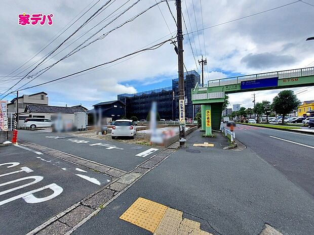 前面道路：西側約25ｍ幅公道