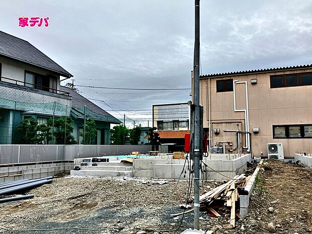 現地や周辺環境もあわせてご確認いただけます。現地ご案内いたします。お気軽にお問い合わせください。実際の陽当たりや前面道路、周辺の環境などもぜひ現地でご確認ください。スタッフが丁寧にご案内いたします。 