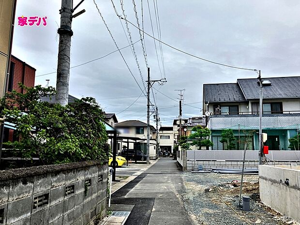 前面道路:北西側約3.2m幅