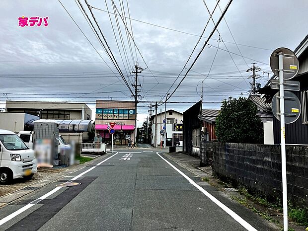 前面道路：南西側約6.7ｍ幅