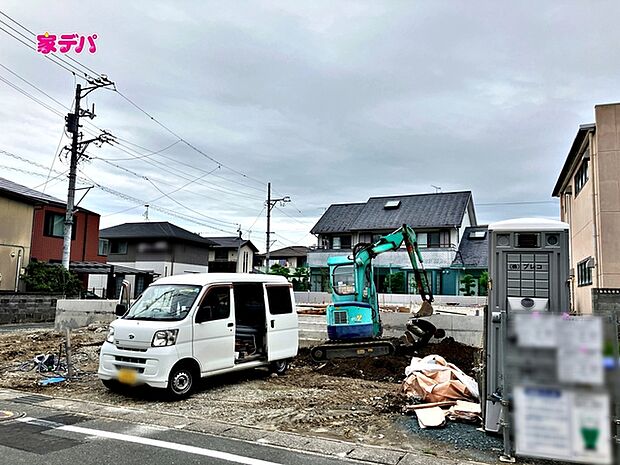 住宅ローンにご不安のあるお客様も、まずはお気軽にご相談ください。お客様に最適な資金計画と金融機関をご案内いたします。ご希望やご状況をお伺いしながら、無理のない返済計画をご提案いたします。 
