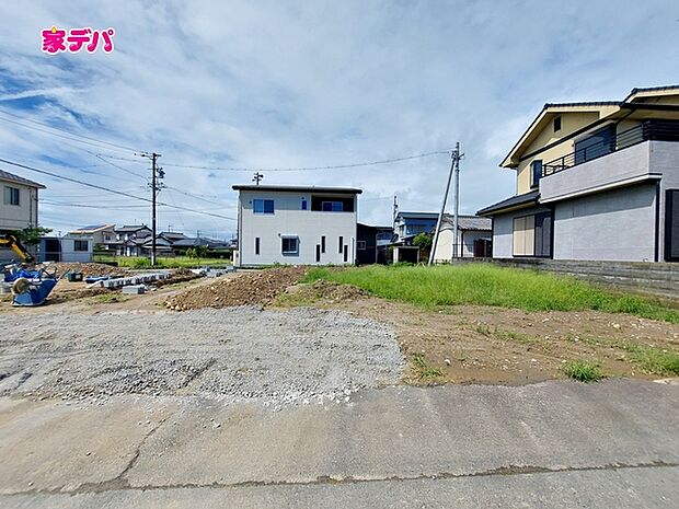建築予定地です。ご見学希望のお客様につきましては同型同仕様の物件にご案内いたします。当日のご連絡でも対応いたします。お気軽に『家デパ』までお問い合わせ下さい!経験豊富なスタッフが対応いたします。