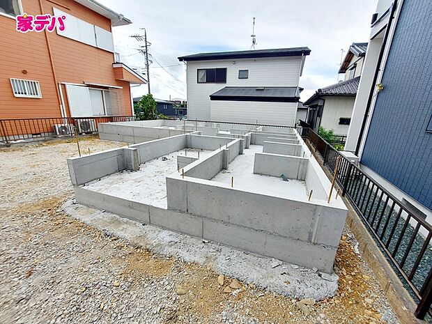 現地や周辺環境もあわせてご確認いただけます。現地ご案内いたします。お気軽にお問い合わせください。実際の陽当たりや前面道路、周辺の環境などもぜひ現地でご確認ください。スタッフが丁寧にご案内いたします。