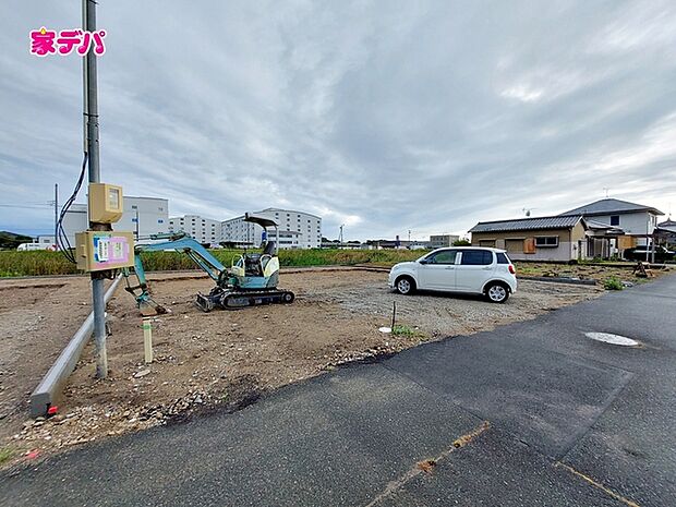 建築予定地です。ご見学希望のお客様につきましては同型同仕様の物件にご案内いたします。当日のご連絡でも対応いたします。お気軽に『家デパ』までお問い合わせ下さい!経験豊富なスタッフが対応いたします。