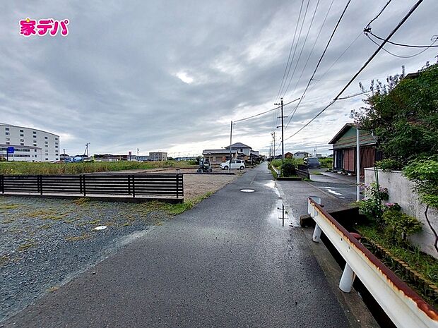 前面道路：北側約3.4ｍ幅