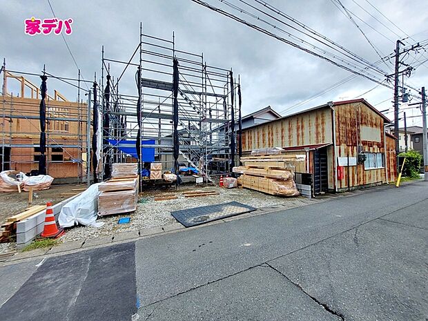 現地や周辺環境もあわせてご確認いただけます。現地ご案内いたします。お気軽にお問い合わせください。実際の陽当たりや前面道路、周辺の環境などもぜひ現地でご確認ください。スタッフが丁寧にご案内いたします。