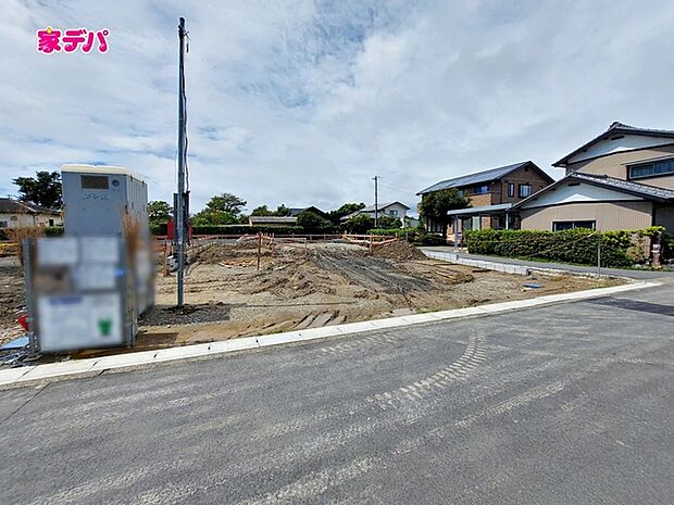 建築予定地です。ご見学希望のお客様につきましては同型同仕様の物件にご案内いたします。当日のご連絡でも対応いたします。お気軽に『家デパ』までお問い合わせ下さい!経験豊富なスタッフが対応いたします。